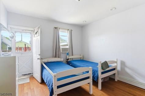 161 Seaview Avenue Jersey City NJ 07305