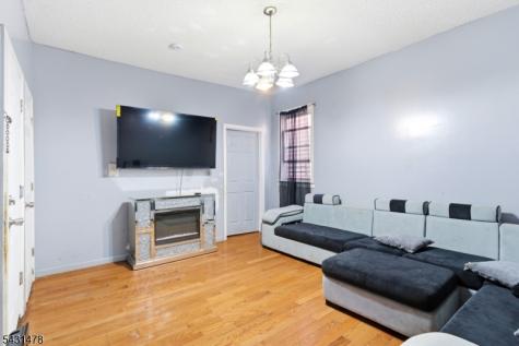 161 Seaview Avenue Jersey City NJ 07305