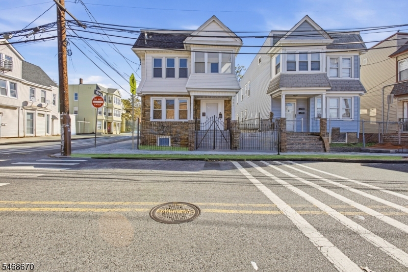 354 Clinton Place Newark NJ 07112