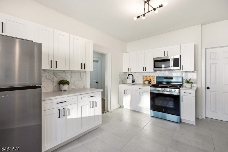 354 Clinton Place Newark NJ 07112