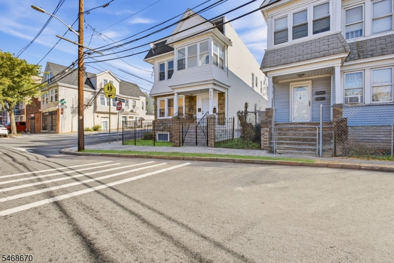354 Clinton Place Newark NJ 07112