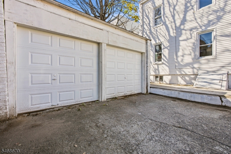 354 Clinton Place Newark NJ 07112