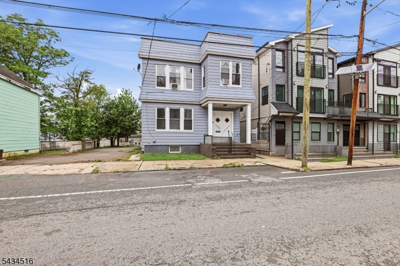599 S 18th Street Newark NJ 07103