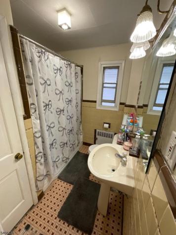 14 Livingston Lyndhurst NJ 07071