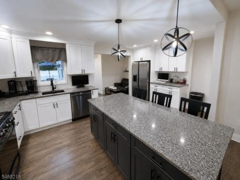 14 Livingston Lyndhurst NJ 07071