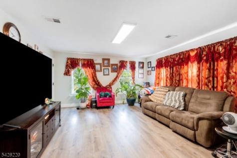 58 Park Avenue East Orange NJ 07017