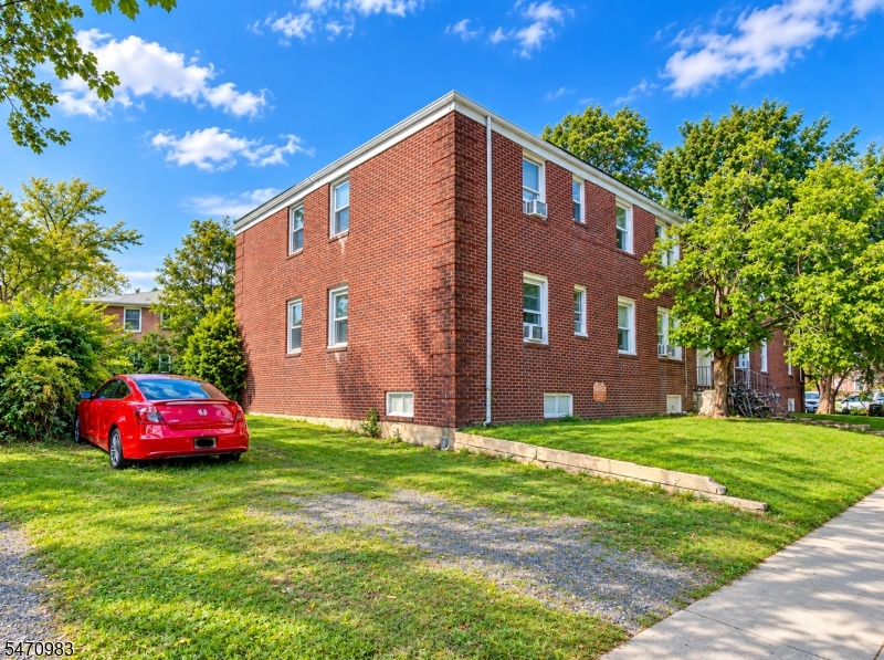 13 N Carpenter Terrace Belleville NJ 07109