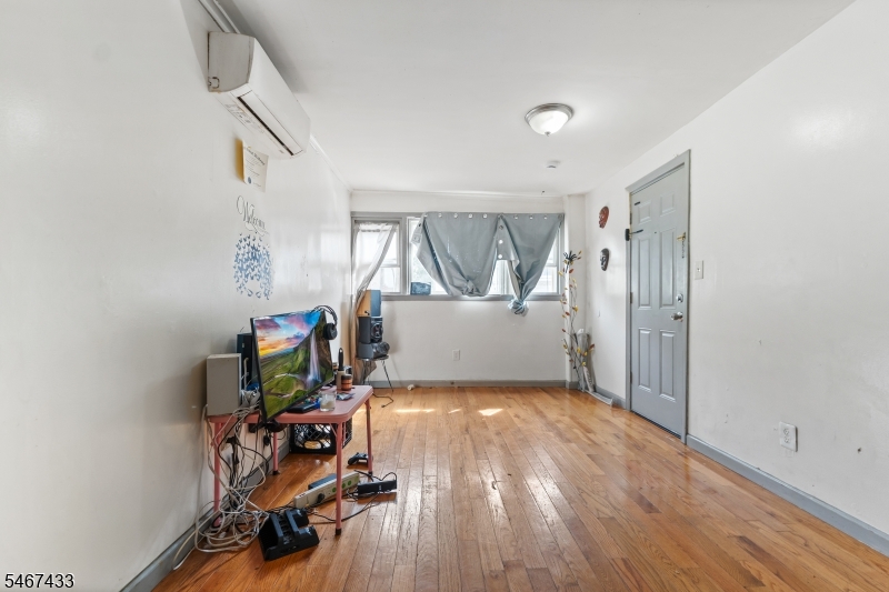 86 Highland Avenue Newark NJ 07104