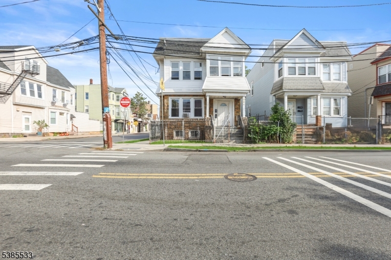 354 Clinton Place Newark NJ 07112