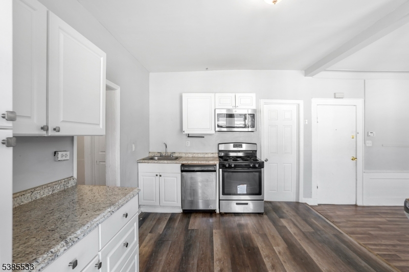 354 Clinton Place Newark NJ 07112