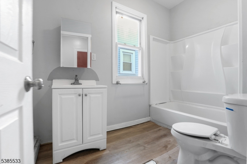 354 Clinton Place Newark NJ 07112
