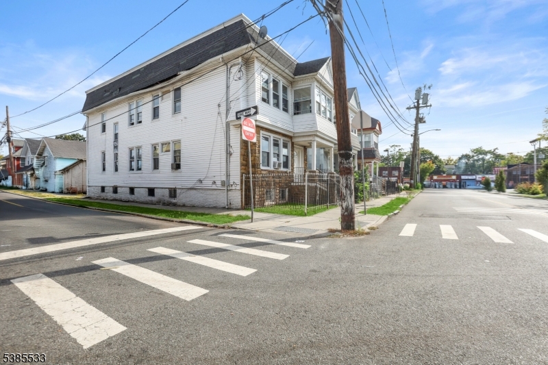 354 Clinton Place Newark NJ 07112