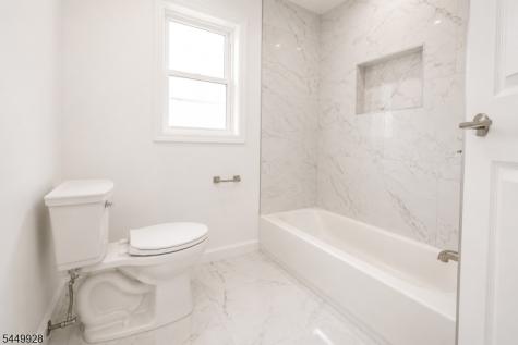 131 Lindsley Place East Orange NJ 07018