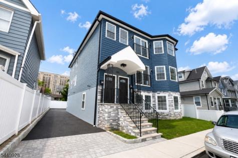 131 Lindsley Place East Orange NJ 07018