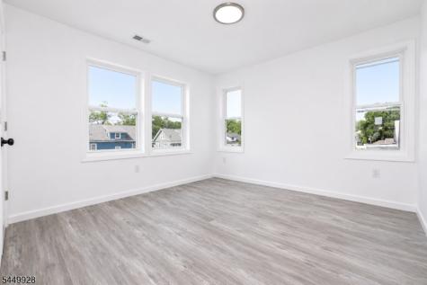 131 Lindsley Place East Orange NJ 07018