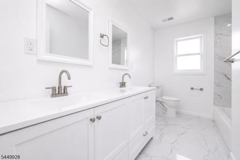 131 Lindsley Place East Orange NJ 07018