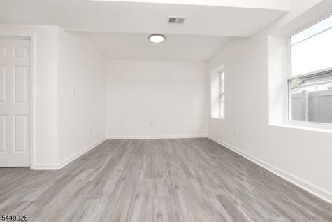 131 Lindsley Place East Orange NJ 07018