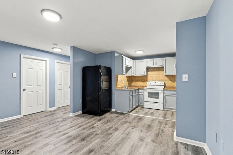 51 Demarest Street Newark NJ 07112