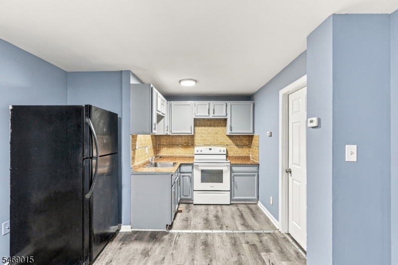 51 Demarest Street Newark NJ 07112