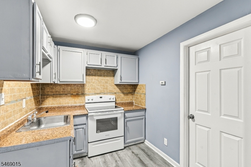 51 Demarest Street Newark NJ 07112