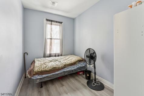 291 E 12th Avenue Roselle NJ 07203