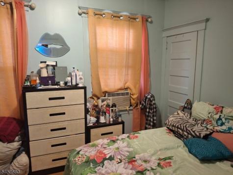 554 Norwood Street East Orange NJ 07018