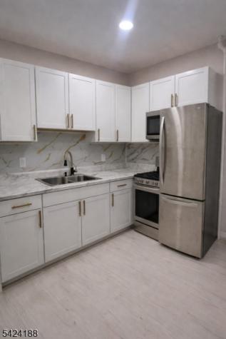 354 Dakota Street Paterson NJ 07503