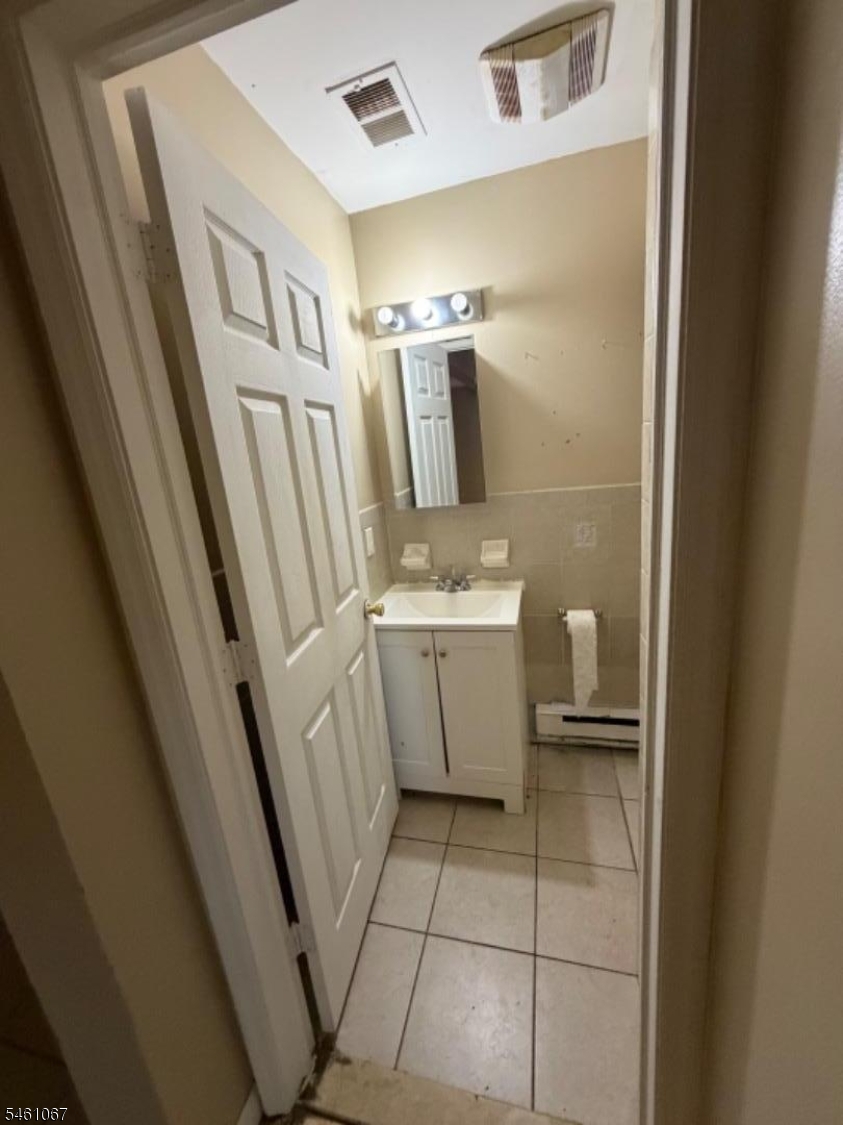 389 21ST Street Irvington NJ 07111