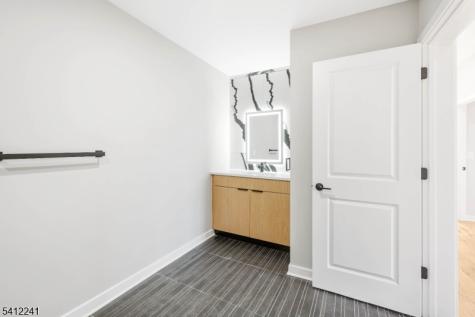 108 Fleming Avenue Newark NJ 07105