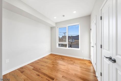 108 Fleming Avenue Newark NJ 07105
