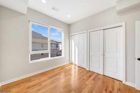 108 Fleming Avenue Newark NJ 07105