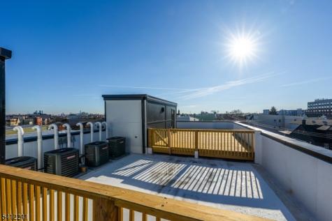 108 Fleming Avenue Newark NJ 07105