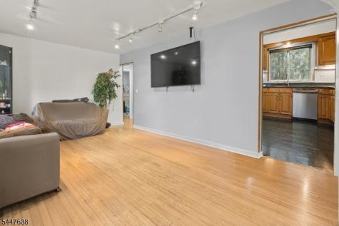 1266 E 12th Avenue Roselle NJ 07203