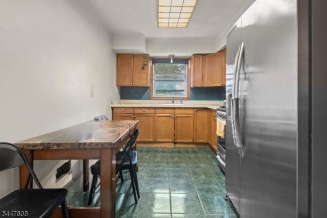 1266 E 12th Avenue Roselle NJ 07203