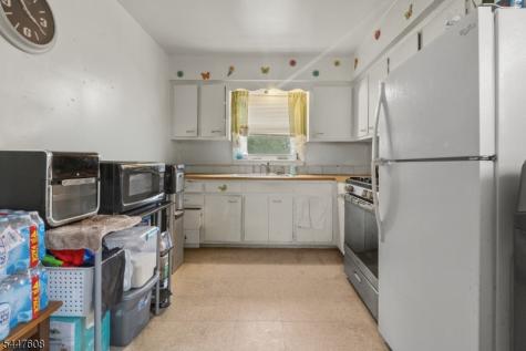 1266 E 12th Avenue Roselle NJ 07203