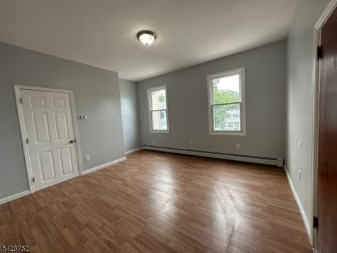 192 Edmund Avenue Paterson NJ 07502