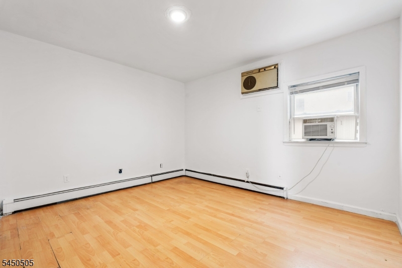 352 Totowa Avenue Paterson NJ 07502