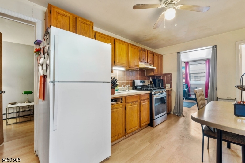 352 Totowa Avenue Paterson NJ 07502