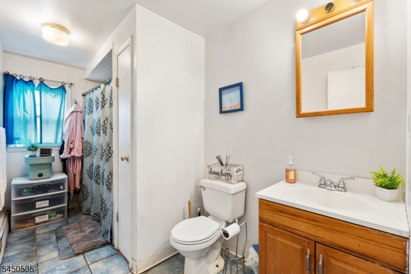 352 Totowa Avenue Paterson NJ 07502