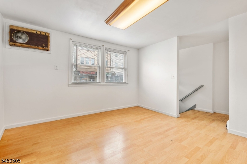 352 Totowa Avenue Paterson NJ 07502