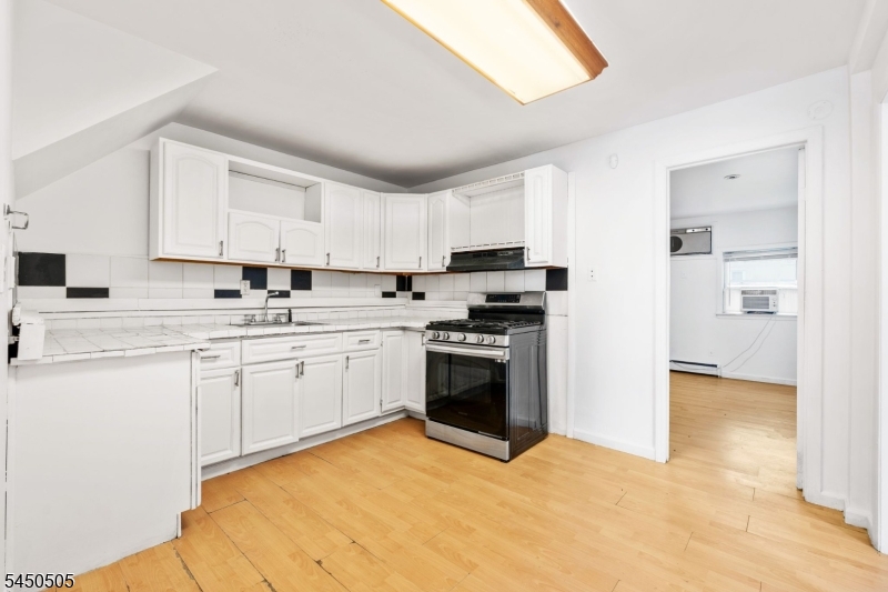 352 Totowa Avenue Paterson NJ 07502