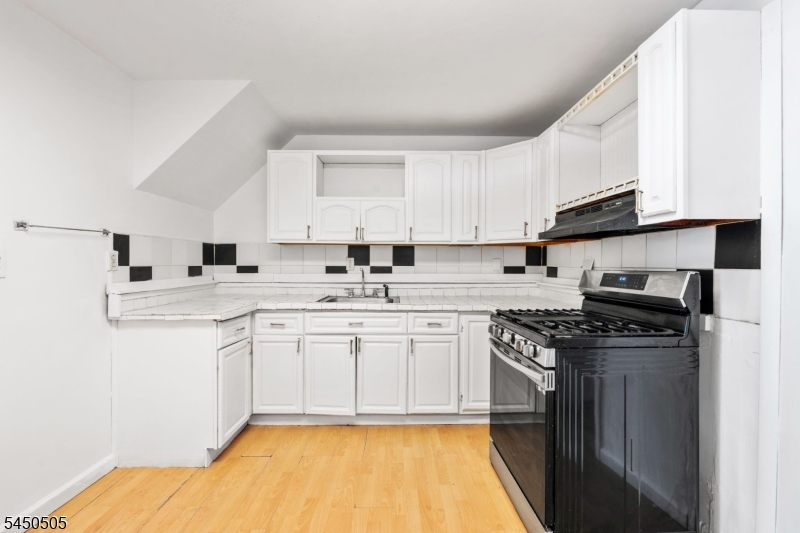 352 Totowa Avenue Paterson NJ 07502