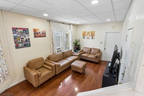 9 Lombardy Place Maplewood NJ 07040