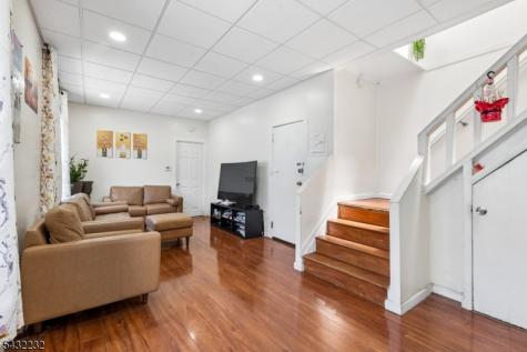 9 Lombardy Place Maplewood NJ 07040
