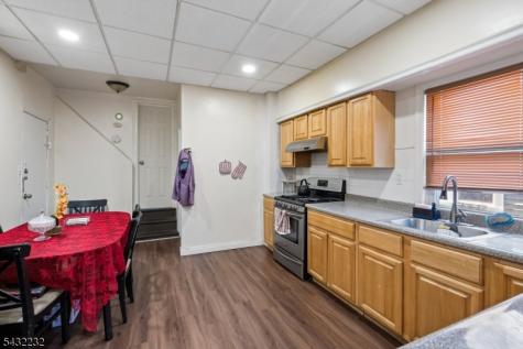 9 Lombardy Place Maplewood NJ 07040