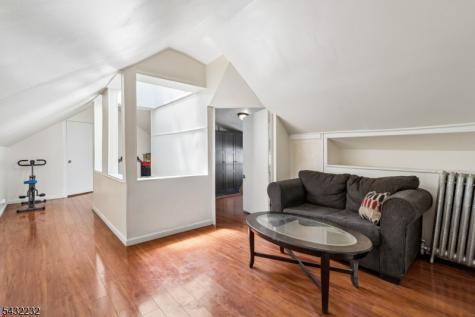 9 Lombardy Place Maplewood NJ 07040