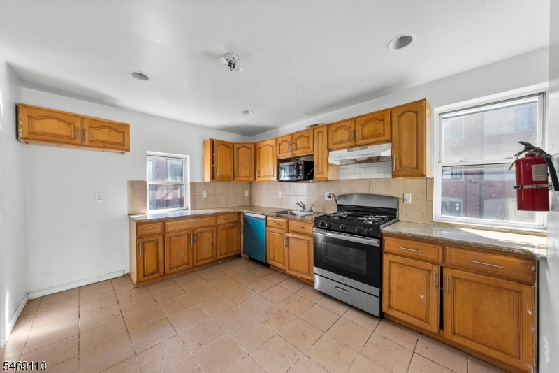 524 Mulberry Street Newark NJ 07114