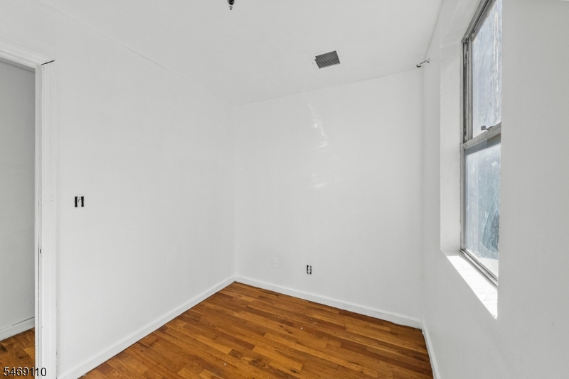 524 Mulberry Street Newark NJ 07114