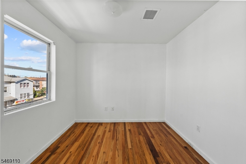 524 Mulberry Street Newark NJ 07114