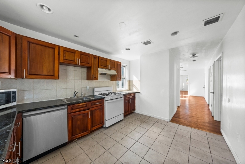 524 Mulberry Street Newark NJ 07114
